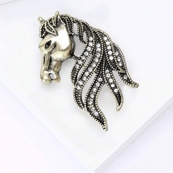 Elegant Horse Head Brooch with Rhinestones nwt - Picture 2 of 4